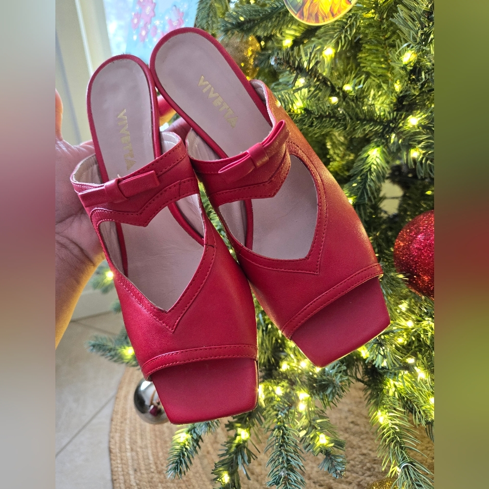 VIVETTA RED KITTEN HEELS HEART SANDALS 37
